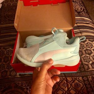 Kids silver puma size 12c